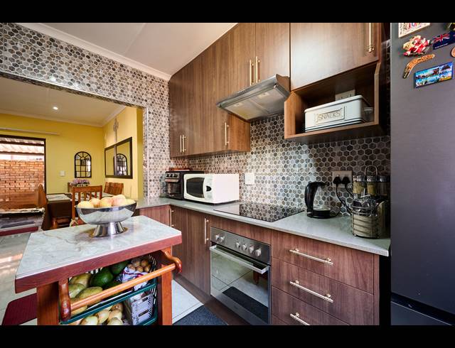 3 BEDROOM TOWNHOUSE FOR SALE IN HALFWAY GARDENS